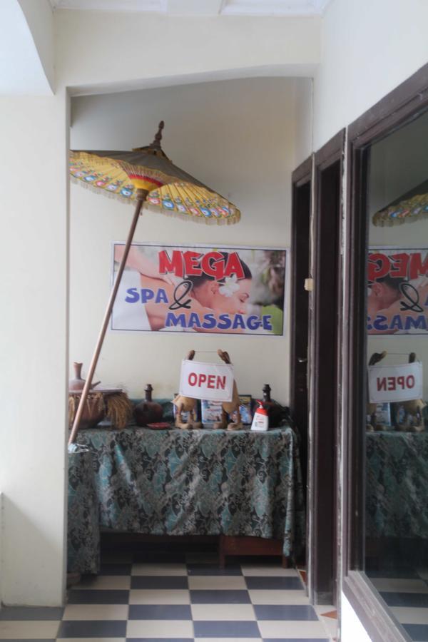 Mega Bintang Sweet Hotel Cepu Exterior photo