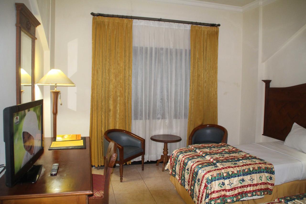 Mega Bintang Sweet Hotel Cepu Exterior photo